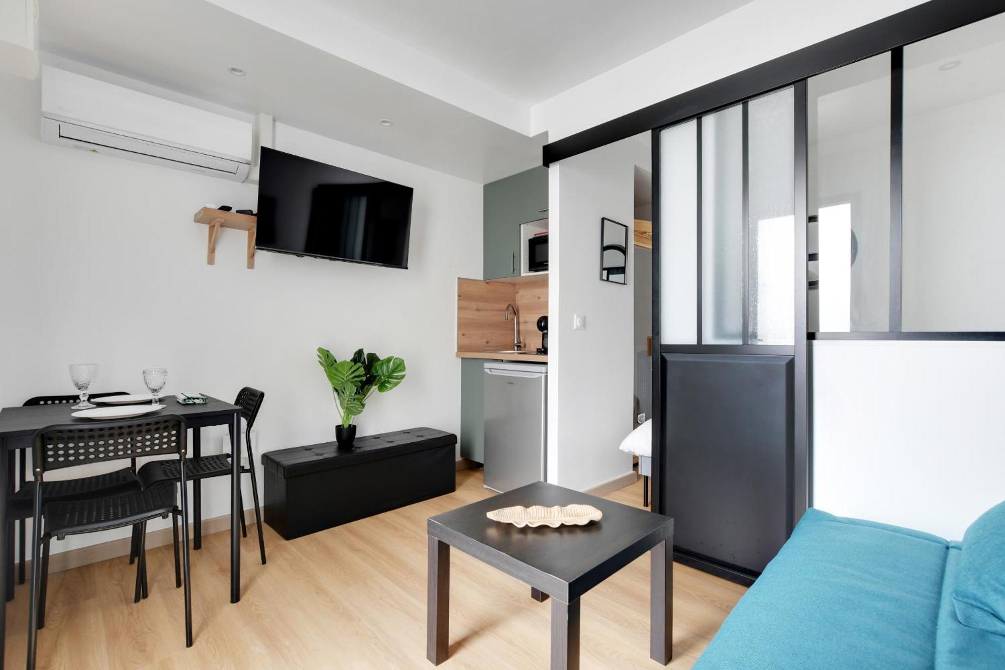 Charming 1 Bedroom With Sauna - Romainville 2 *